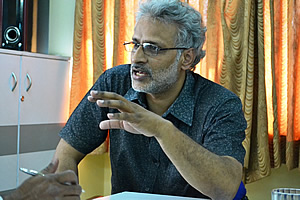 India uranium film festival coordinator & Diretor de cinema Shri Prakash